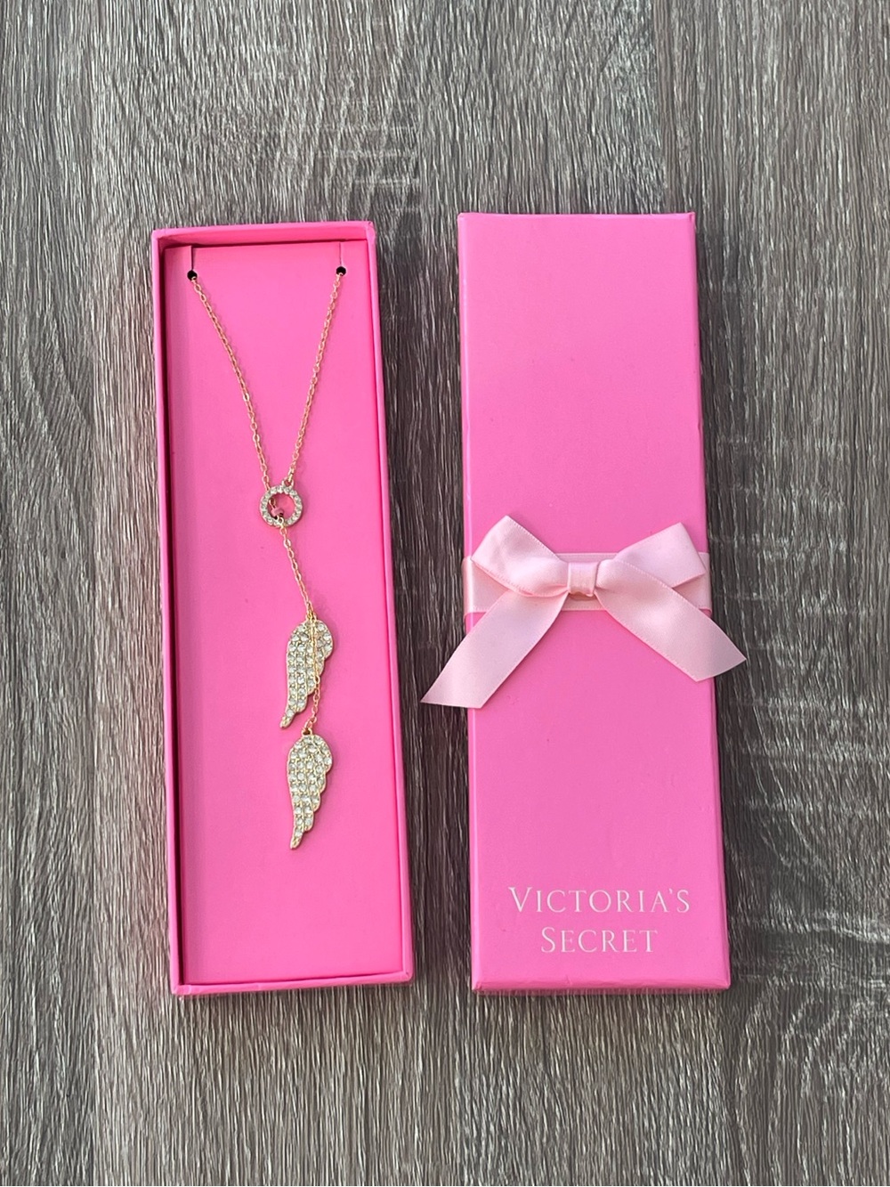 Victoria's Secret NEW Gold Tone Crystal Angel Wings Necklace